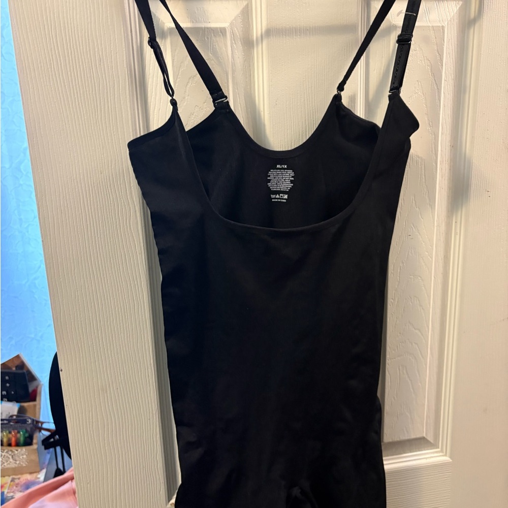Elegant Black body shaper.  Xl